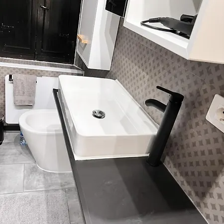 House With Private Pool In - 100 M² *