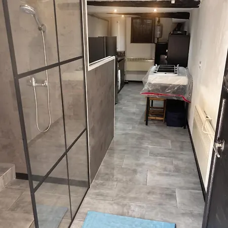 House With Private Pool In - 100 M²