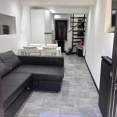 House With Private Pool In - 100 M² Spindoli
